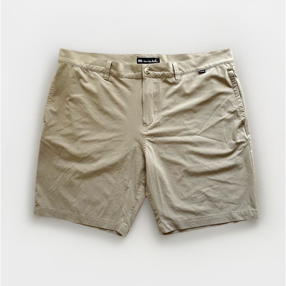 Travis Mathew Golf Shorts Men's Size 40 Khaki 9” Inseam Moisture Wicking Stretch
